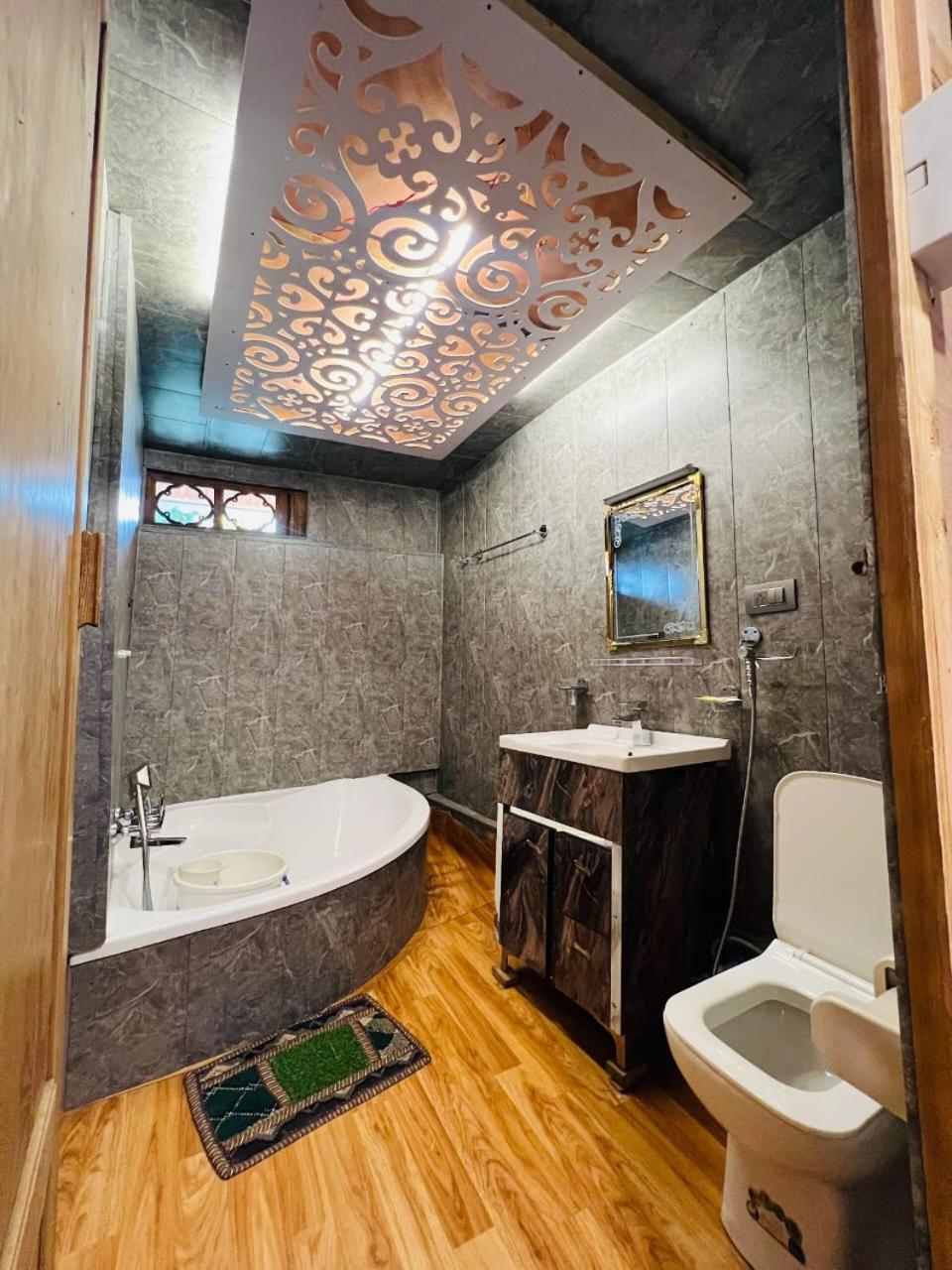New Zealand Group Of Houseboats Hotell Srīnagar Eksteriør bilde